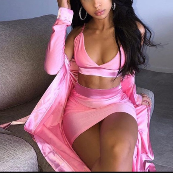 Dresses & Skirts - NWOT 2-piece pink set